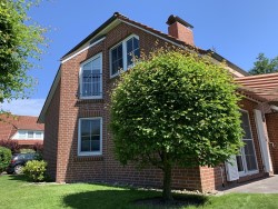 Foto: Ferienhaus Mien lüttje Huuske, Greetsiel - ein schönes, gepflegtes Zuhause auf Zeit - Haus und Garten - sich um nichts kümmern müssen, nur genießen!